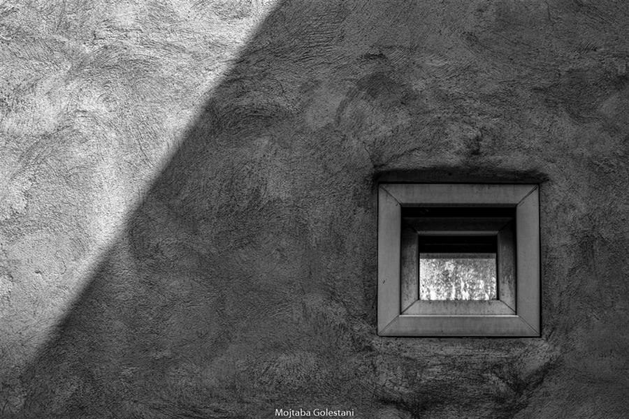 هنر عکاسی محفل عکاسی مجتبی گلستانی #پنجره #سیمان #تنها #سایه #روشن
