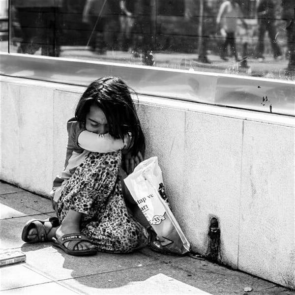 هنر عکاسی محفل عکاسی Azanazi مستند اجتماعی میباشد 
#درد#انسان_ های# کوچک#که#درد# دارد وبه#تصویر _کشیدم #
۳۵×۲۰