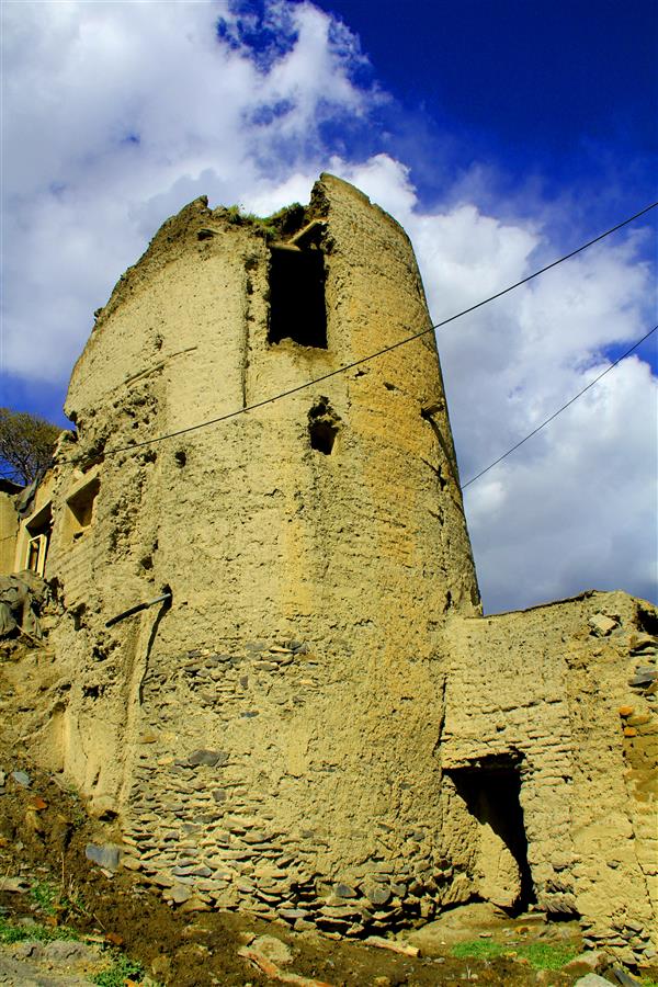 هنر عکاسی محفل عکاسی حمیدبیاتی استان همدان- شهرستان تویسرکان -برج روستای درواز