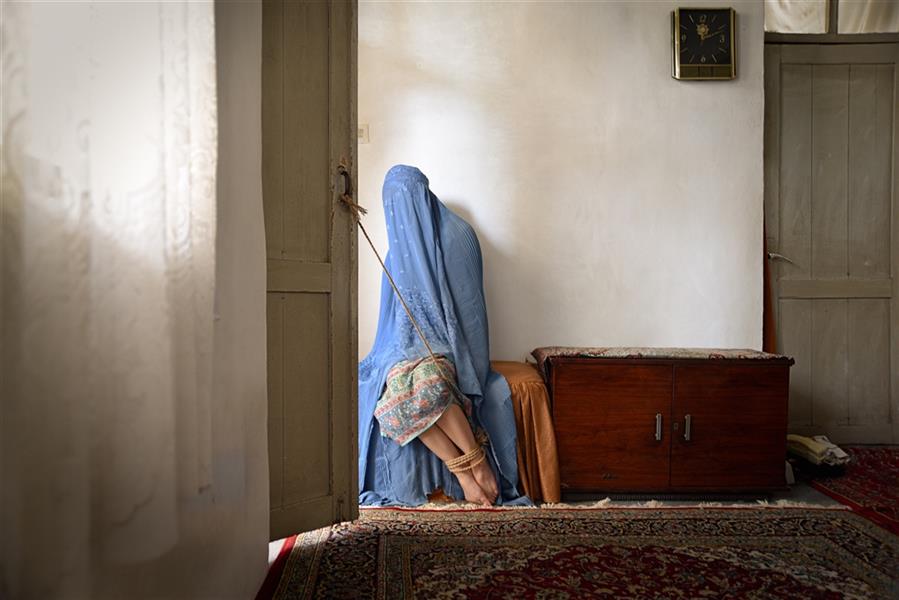 هنر عکاسی محفل عکاسی ریحانه ملک شعار مجموعه #زنان ، بخش #زنان افغانستان  ، سال خلق اثر 1398 نام اثر رویای ممنوعه ، عکاس ریحانه ملک شعار