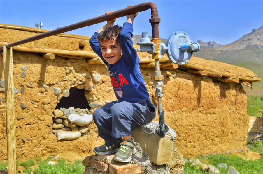هنر عکاسی محفل عکاسی ساره سبزعلی عکاسی مستند اجتماعی 
عکسی از مجموعه عکس های کودکان سرزمین من
ثبت:ساره سبزعلی
همدان،تویسرکان،روستای وردارو
#ساره_سبزعلی