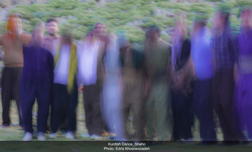 هنر عکاسی محفل عکاسی - اثر آبستره و انتزاعی از رقص کردی (رقص مردمان منطقه جغرافیایی کردستان)