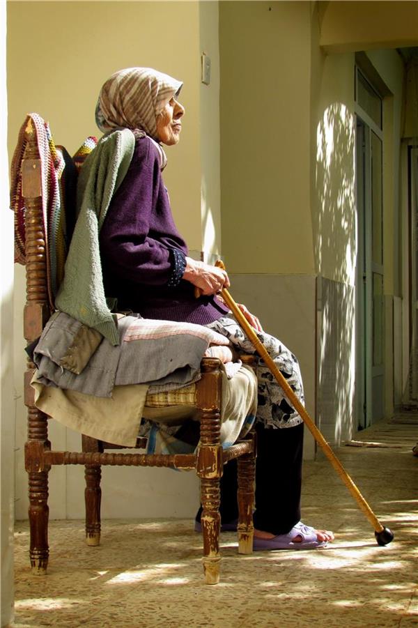 هنر عکاسی محفل عکاسی Mehrdad Kheradvarz نام : چشم انتظاری مادربزرگ 
جا : تودشک ( Toudeshk ) اسپهان