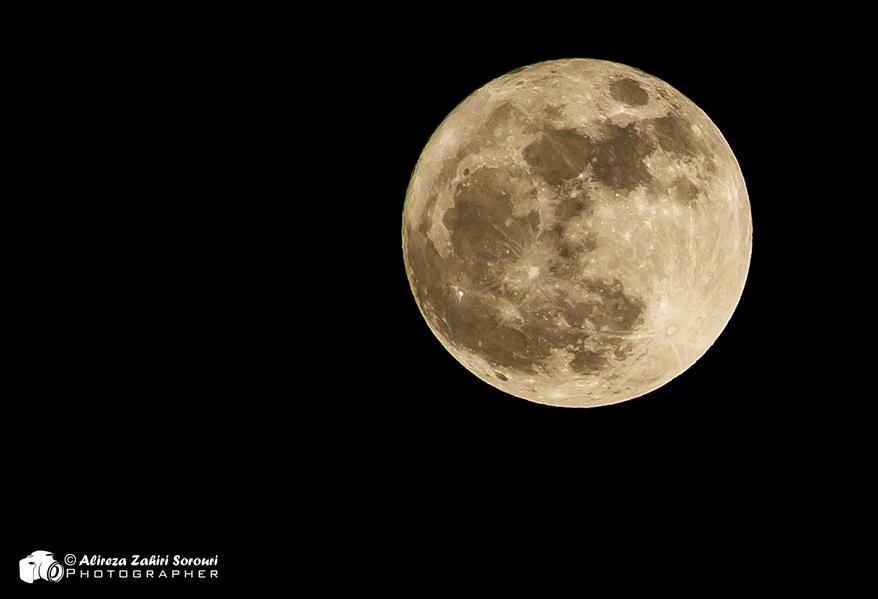 هنر عکاسی محفل عکاسی علیرضا ظهیری سروری ابرماه یا Supermoon در زمانی اتفاق می افتند که ماه کامل در کمترین فاصله خود از زمین قرار دارد و بزرگتر و پرنورتر دیده خواهد شد.
