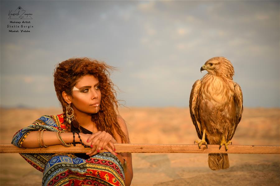 هنر عکاسی محفل عکاسی کوروش زنگویی Redskin girl with Buzzard. Portrait