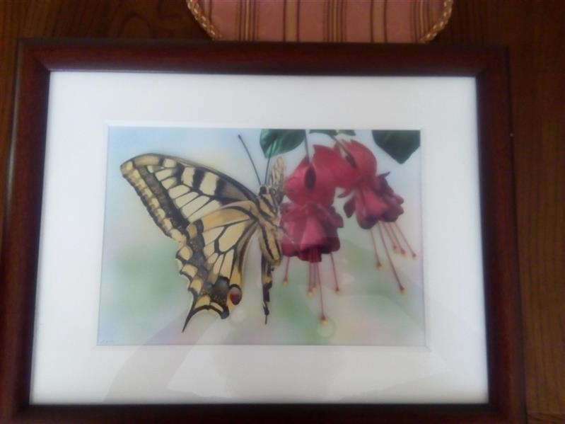 هنر نقاشی و گرافیک محفل نقاشی و گرافیک مهتاب اسلامیه عنوان گل و پروانه 
ابعاد ٣٠×۴٠
بریده های کاغذپرینت شده به همراه ایربراش