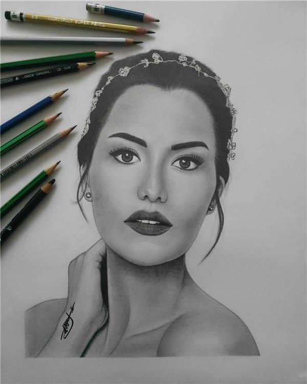 هنر نقاشی و گرافیک محفل نقاشی و گرافیک A-H طراحی چهره به سبک سیاه قلم
Fahriye evcen