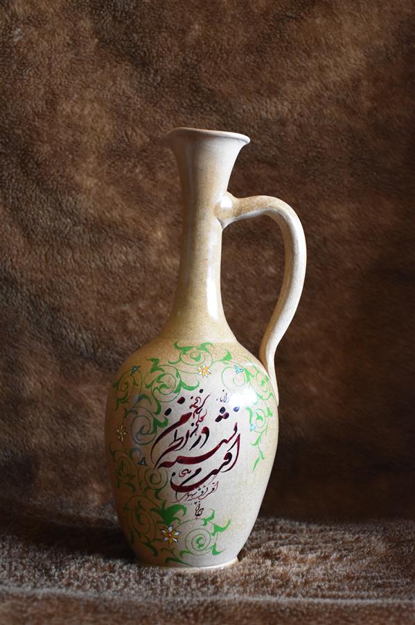 هنر خوشنویسی محفل خوشنویسی رحیم دودانگه خوشنویسی روی سفال همراه با تذهیب و رنگ ثابت. فروخته شد 
امکان سفارش مشابه (۳۰۰.۰۰۰)