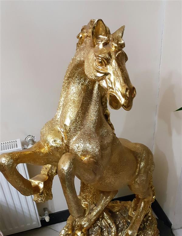 هنر سایر محفل سایر هنر ها سانیا فروزانی مجسمه اسب طلایی 

وزن سنگین 

ارتفاع 1.30 سانتیمتر
عرض 90 سانتیمتر

دو تکه روی پایه و باکس جدا ایستاده 

قیمت پیشنهادی