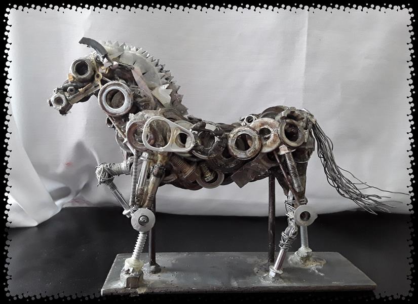 هنر سایر محفل سایر هنر ها Manuchehrmehri #منوچهر مهری 
#مجسمه
مجسمه اسب با مواد بازیافت فلزی