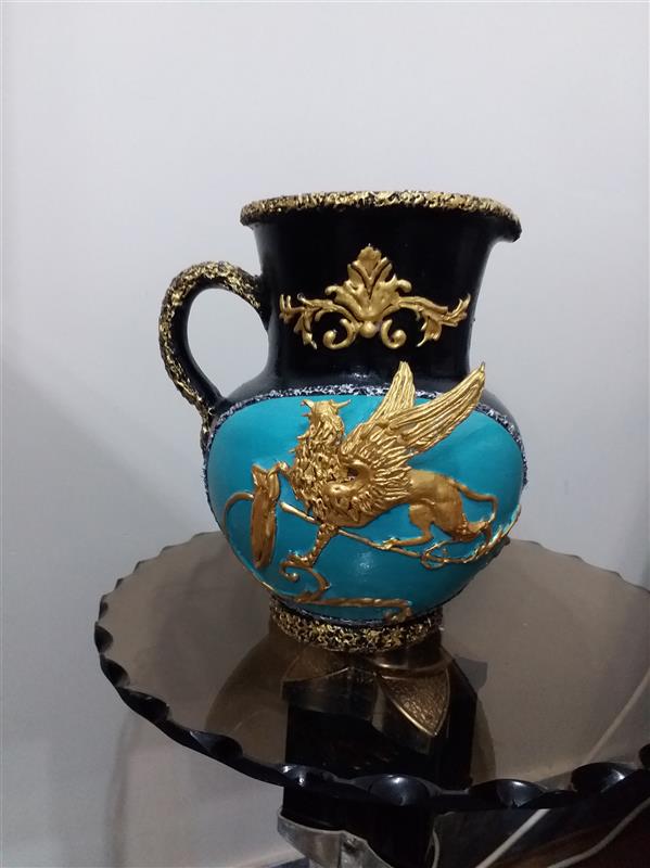 هنر سایر محفل سایر هنر ها Azad artist ساخت #مجسمه روی تنگ سفالی جنس مجسمه از چسب حرارتی
این هنر رو هشت سال پیش خلق کردم سعی کردم این هنر رو ثبت کنم اما هر تلاشی کردم بی نتیجه بود و متاسفانه به دلیل گران شدن مواد اولیه که همان چسب هستش یه جورایی کنار گذاشتم این هنر کاملا کار با دست بدون استفاده از قالب یا کلیشه نام اثر هم همان مجسمه چسب حرارتی این هنر مختص به خودم هستش بدون کپی کردن از کسی اسم هنرمند آزاد حسن پور
