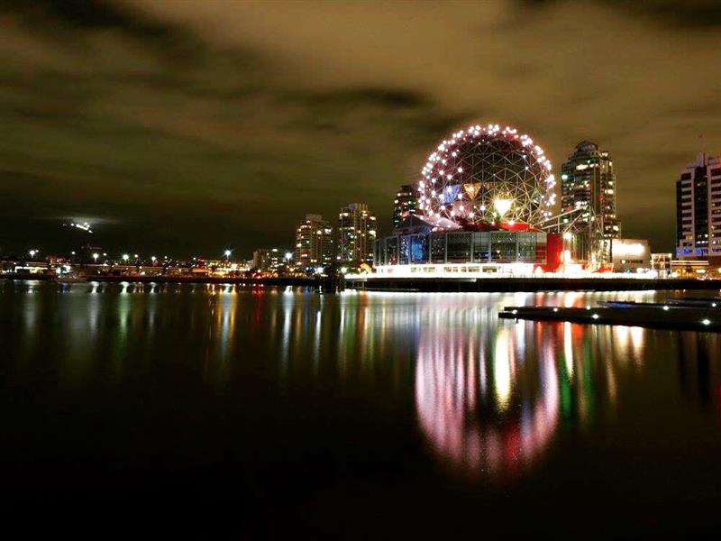 هنر عکاسی عکاسی در شب Mohammad shahidian ونکوور کانادا، ساختمان ( science world)