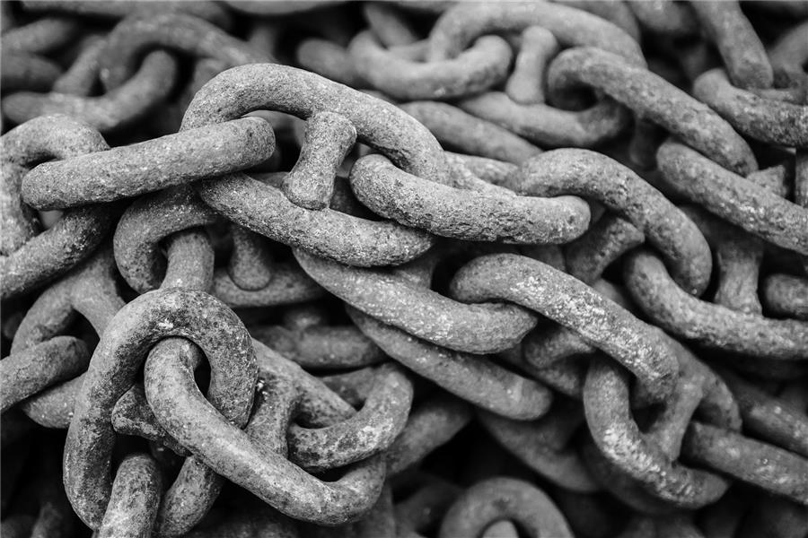 Photography Artwork by Seydamirmehdi Hashemi Erosion of iron chains ,Photo,Realism,Black and White,
Iron chains,#DFDFDF,#595A5B